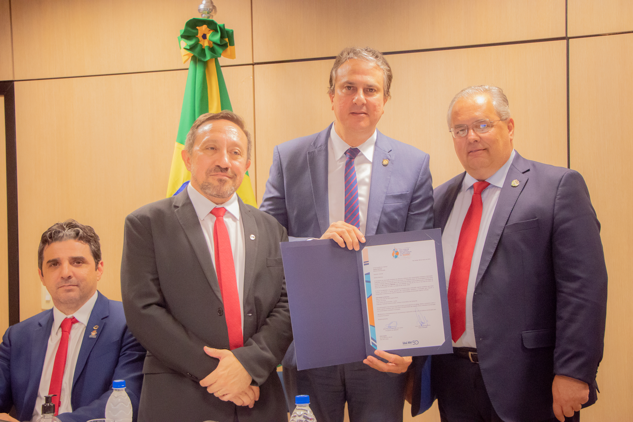 Ministro da Educação recebe reitores das estaduais paranaenses para discussão sobre ensino superior