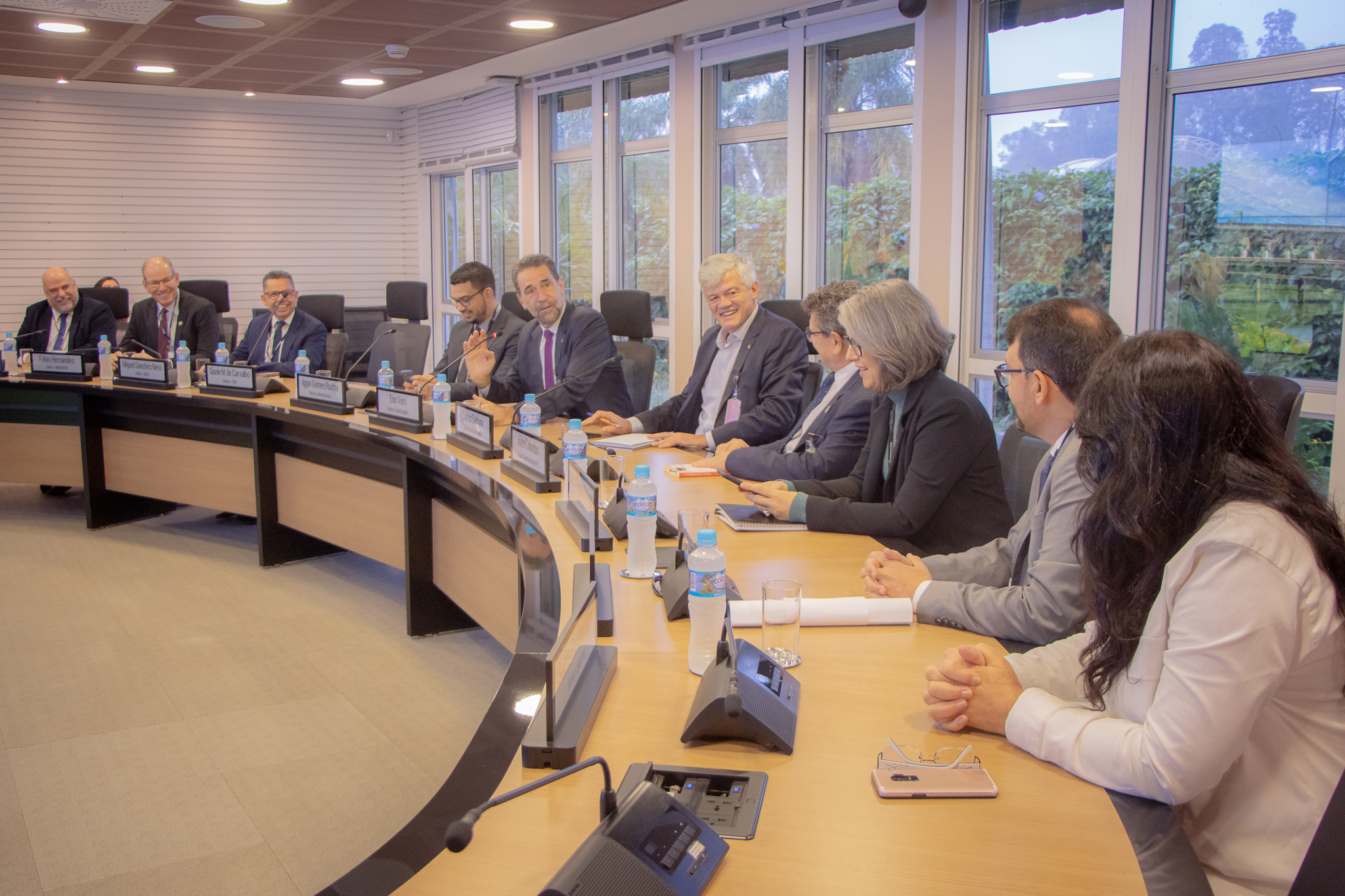 Diretor da Itaipu Binacional recebe representantes da Apiesp para firmar parceria