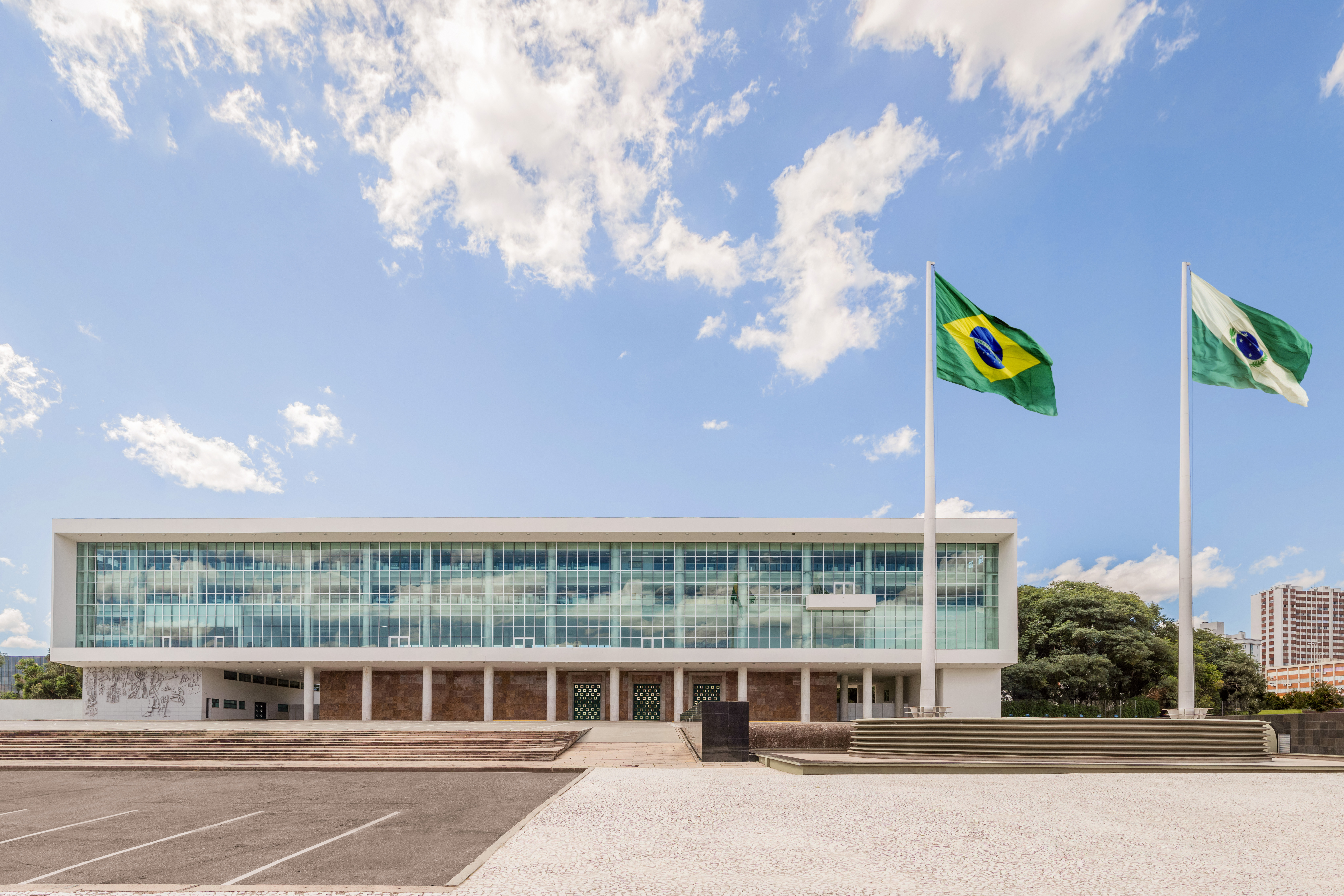 Plano da carreira docente do ensino superior do Paraná segue para Alep